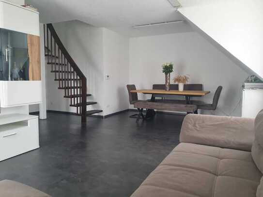 Helle, großzügige Maisonette-Wohnung in Münsingen