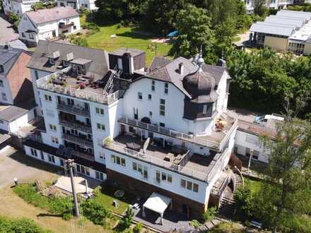 Einziehen und Wohlfühlen! Stilvolle Penthouse- Wohnung in Blicklage von Arzbach