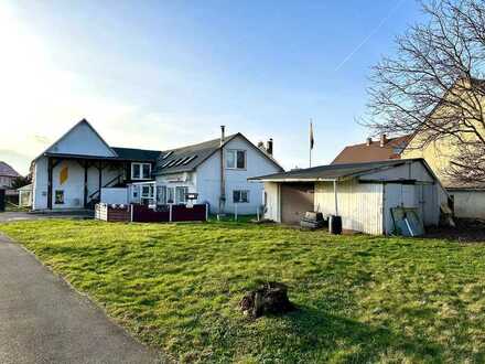 Ruhige Dorflage! Neubau-Einfamilienhaus und Bauernhaus mit Baugrundstück in Thiendorf