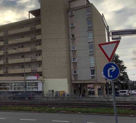 Ein tolles Wohngefühl: zentrale 1-Zimmer-Wohnung mit Balkon