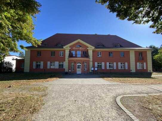 Herrschaftliches Gutshaus Federow - 3*-Hotel direkt am Hofsee inmitten des Müritz Nationalpark´s