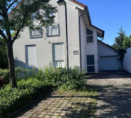 Einfamilienhaus mit Einliegerwohnung in Bruchsal- Untergrombach