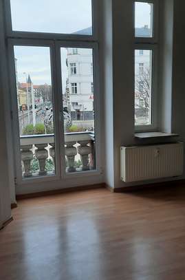 Schnuckelige, kleine 2-R-Wohnung am Schumannplatz 8 mit franz. Balkon