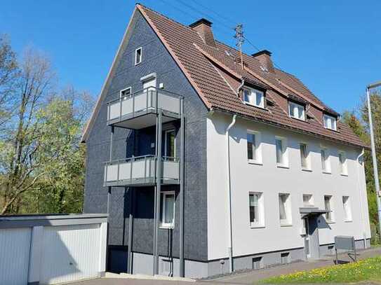 gemütliche und komplett modernisierte Wohnung mit Balkon in verkehrsgünstiger Lage in Kreuztal