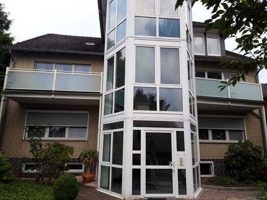 Frisch sanierte 3 Zi-Wohnung mit EBK, Balkon und Stellplatz im gepflegten 4 Familienhaus in Jembke
