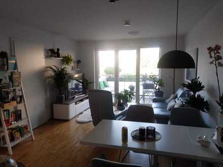 Exklusive 2-Zimmer-Wohnung mit Balkon und EBK in Köln-Porz