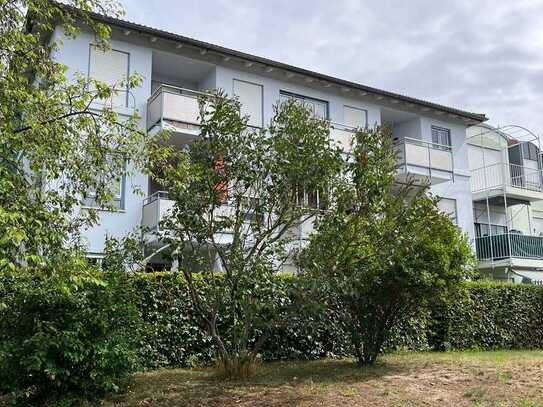 helle, geräumige 2-Zimmer-Dachgeschoßwohnung mit Balkon