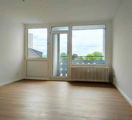 Top renoviertes Apartment mit separater Küche & Balkon in Düsseldorf-Rath