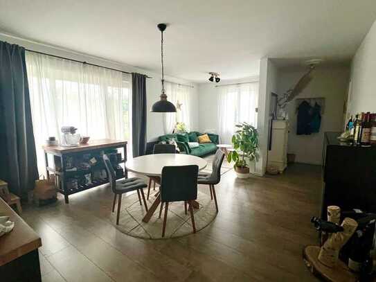 Helle freundliche 2-Zimmer-Wohnung mit Terrasse in Frechen