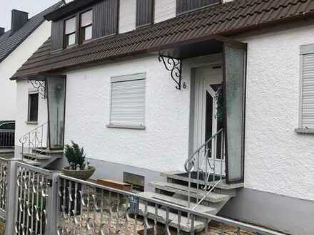 Einfamilienhaus mit Doppelhauscharakter in schöner Lage von Schwabach