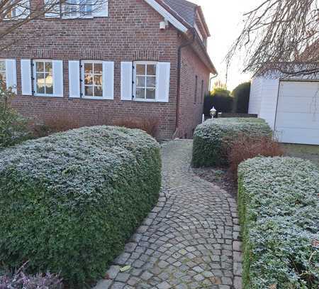 Schöne 2-Zimmer-Souterrain-Wohnung in Einfamilienhaus mit Einliegerwohnung