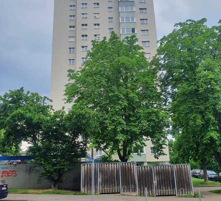 4.OG in S-Giebel, *VERMIETETE!* 2-Zimmer-Wohnung mit Balkon im Mehrfamilienhauses mit Aussicht