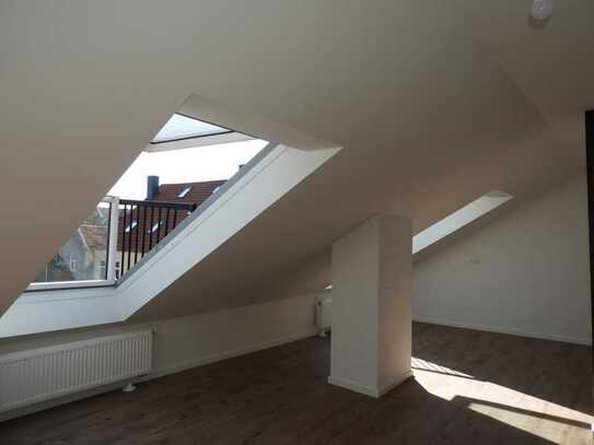 Neu Erstellte 2 Zimmer - Wohnung im DG.
