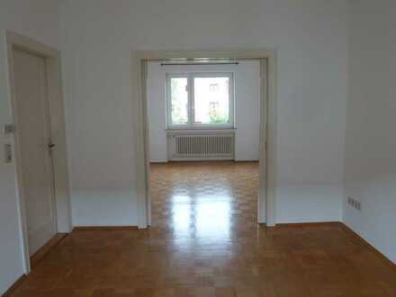 Gepflegte 4-Zimmer-Maisonette-Wohnung mit Wintergarten und Einbauküche in Bremen
