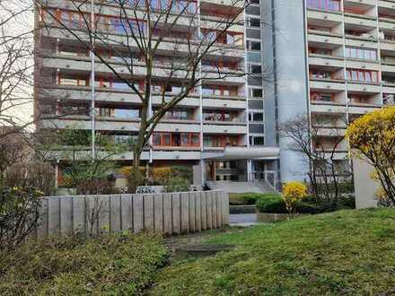 Provisionsfrei vom Eigentümer: Schönes Apartment mit großer Loggia und Tiefgaragenstellplatz