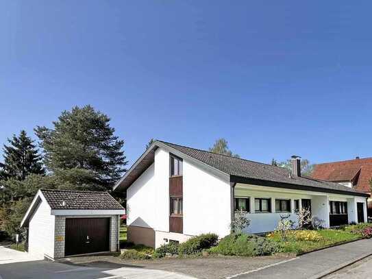 Alles auf einer Ebene - Bungalow mit Einliegerwohnung und großem Grundstück