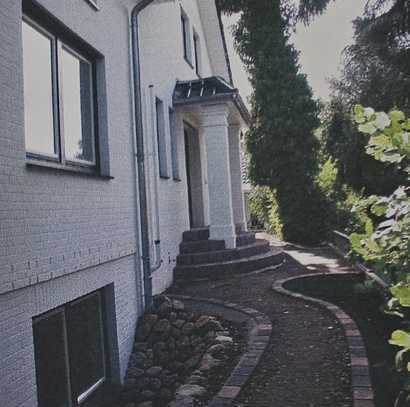 Freistehendes Zweifamilienhaus in toller Lage in Farmsen/Bramfeld.