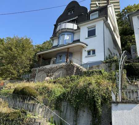 Charmantes Stadthaus mit Rheinblick!