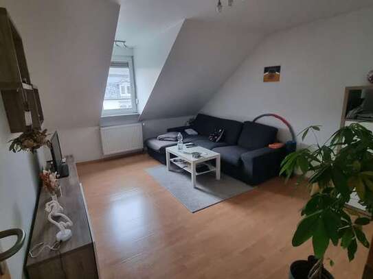 Exklusive 2-Raum-Dachgeschosswohnung in Frankfurt am Main