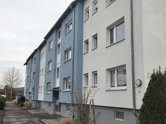 Attraktive 2-Zimmer Wohnung im EG mit Balkon und Einzelgarage in Göppingen - Manzen