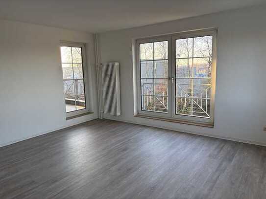 Tolle Familienwohnung mit Balkon und Wannenbad!