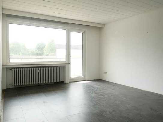 Günstige, modernisierte 75 m2, 3,5 Zimmer-Wohnung mit großem Balkon