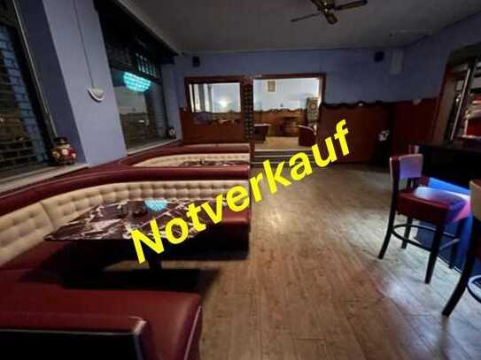 Restaurant und Cocktailbar (Eckgrundstück) Miete 1700 € in Köpenick mit großer Terrasse und Keller