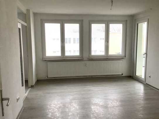 Geräumige Familienwohnung mit Einbauküche in Baumheide zu vermieten.