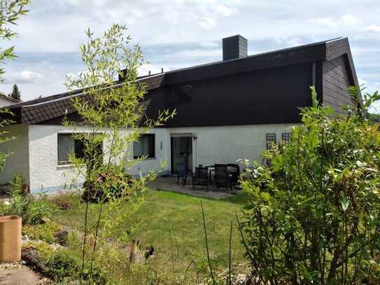 Olsbrücken - Freistehendes Einfamilienhaus mit tollem Blick über Wiesen und Wälder