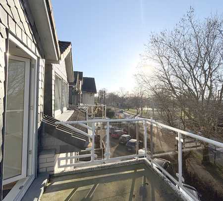 Renovierte 2-Zimmer-Wohnung mit EBK, Spitzboden und großem Balkon in Stuhr