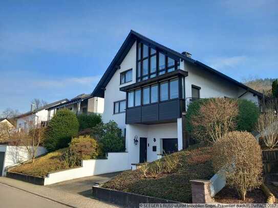 Großes Familienhaus mit Blick in die Rheinebene und exzellenter Ausstattung