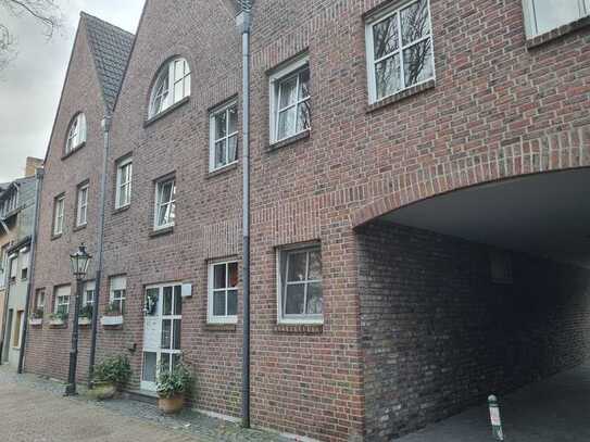 Kempen Stadtmitte Erstbezug nach Brandsanierung 1ZKnDB, Balkon, Keller