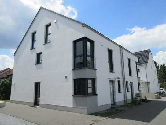 Neubau! Moderne, hochwertige Doppelhaushälfte in Bad Honnef