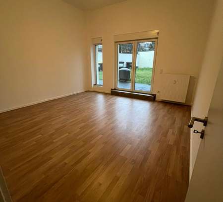 Neue 3 Zimmer-Wohnung mit Terrasse und Blick ins Grüne