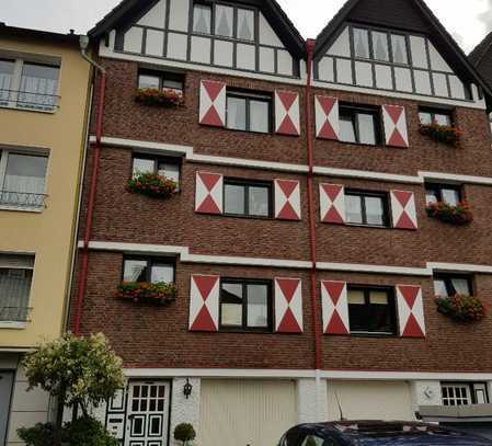 Gepflegte 4-Zimmer-Maisonette-Wohnung mit Balkon in begehrter Lage