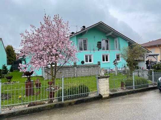 Großes, tolles Einfamilienhaus im Bungalowstil mit Einliegerwohnung im Obergeschoss