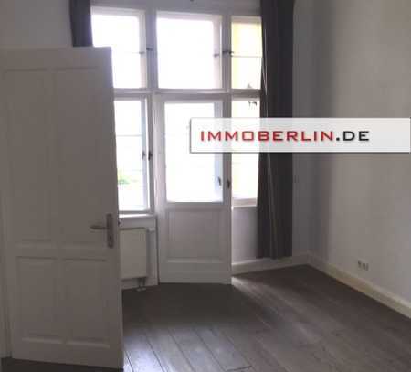 IMMOBERLIN.DE – Toplage! Exquisite Altbauwohnung mit Balkon, Loggia + Pkw-Stellplatz