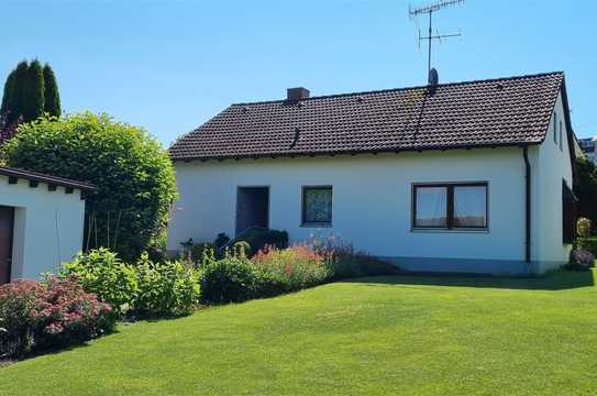 "Bungalow optional mit Einliegerwohnung im DG" - Wohnhaus mit Einzelgarage in 85416 Langenbach