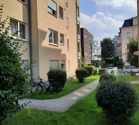 3-Raum Dachgeschoß-Wohnung mit großer Dachterrasse