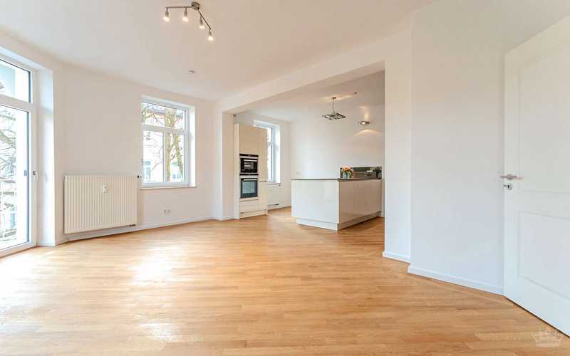 Sonnige 4 Zimmer Altbauwohnung mit Lift