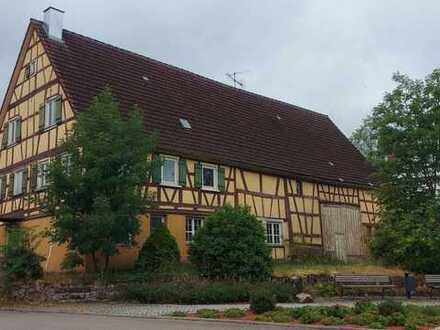 Romantisches Bauernhaus mit Scheune sucht neuen Besitzer