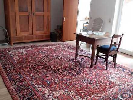 Exklusive 2-Zimmer-Wohnung mit Balkon und Einbauküche in Hamburg