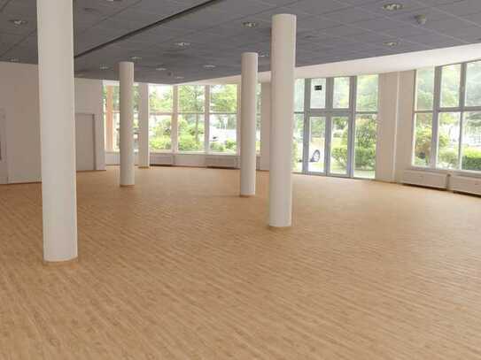 Traumhafte 622 m² Vereins/- Büro-/ Gastrofläche in Vilsendorf *Provisionsfrei*