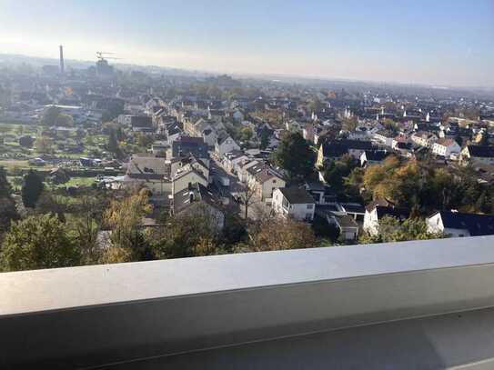 Toll geschnittene 3-Zimmer-Wohnung mit Balkon in Hattersheim