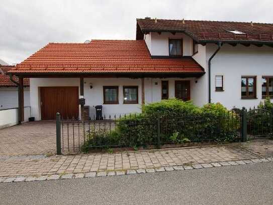 Großzügige Doppelhaushälfte mit herrlicher Terrasse