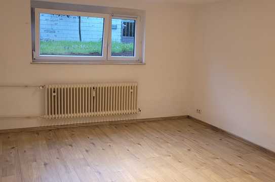 Schöne, sanierte 2-Zimmer-Wohnung im Souterrain in Mörfelden-Walldorf