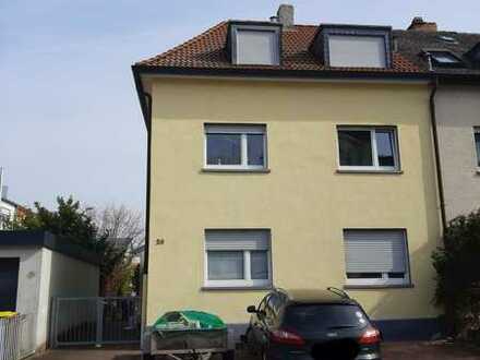 Exklusive, modernisierte 2-Raum-Wohnung mit Balkon in Ludwigshafen