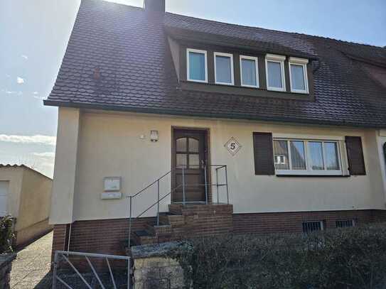 Charmante Doppelhaushälfte in Schwäbisch Hall -Heimbachsiedlung- von Privat