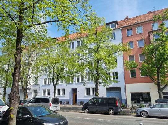 Renovierte 2 Zimmerwohnung mit Balkon und Gemeinschaftsgartennutzung - ggf. mit EBK