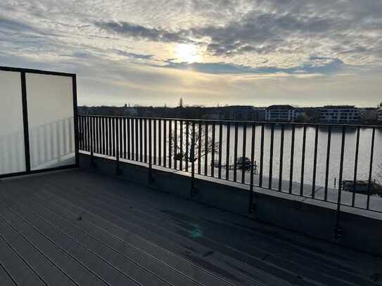 Luxuriöse Dachgeschoss-Wohnung mit atemberaubenden Blick auf die Dahme